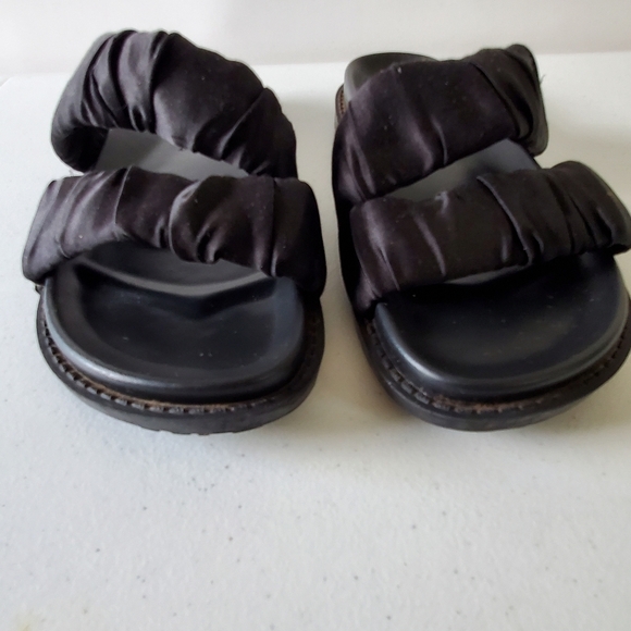 Zara Pleated Ruffle Straps Slides Size 40 US 9 Black Casual Lug Sole Sandals - Picture 6 of 16